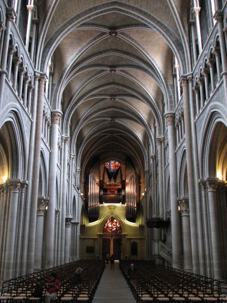 Catedral de Lausanne vista do altar